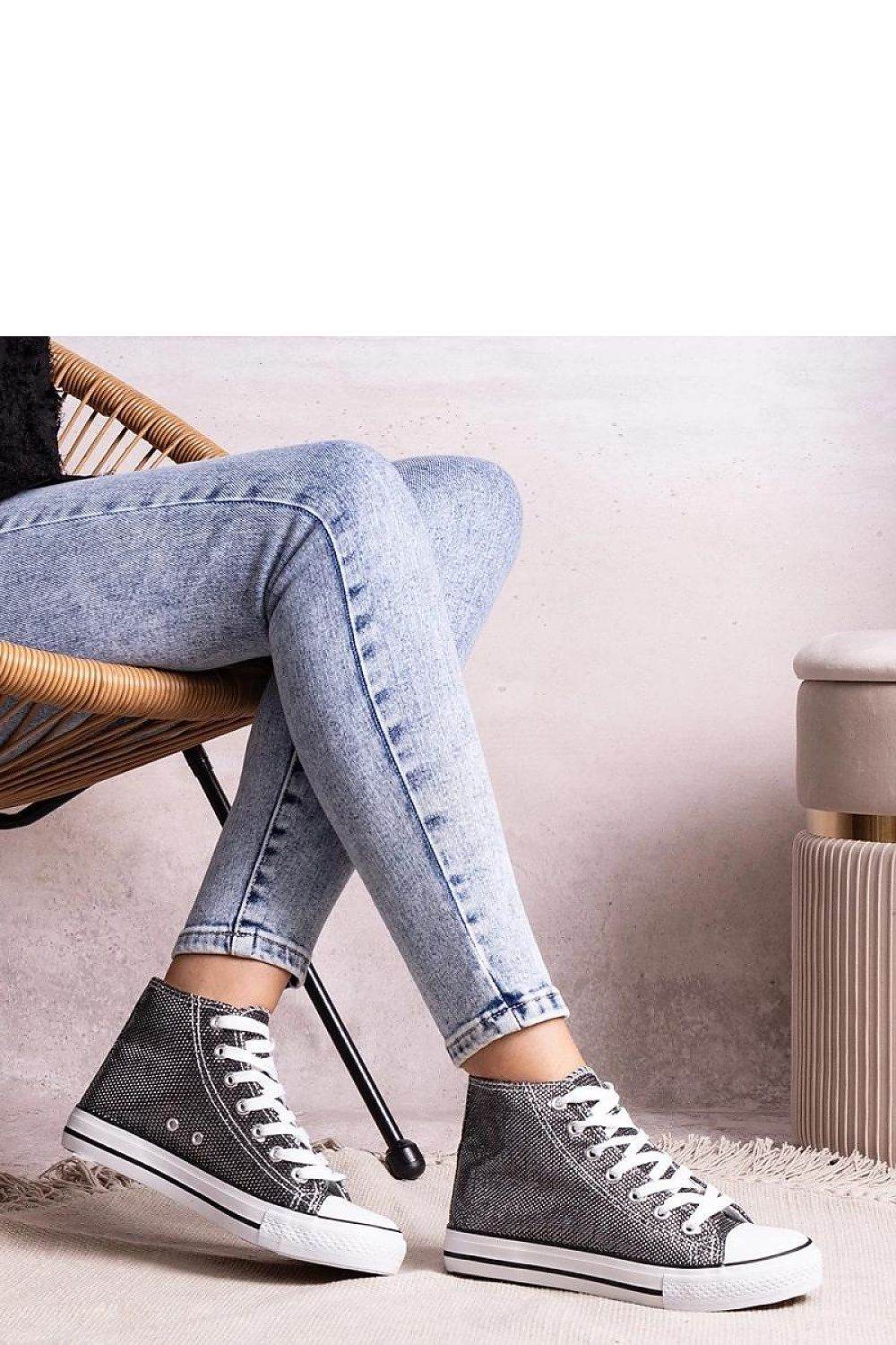 Sneakers Model 207210 Solea - Stay Covered