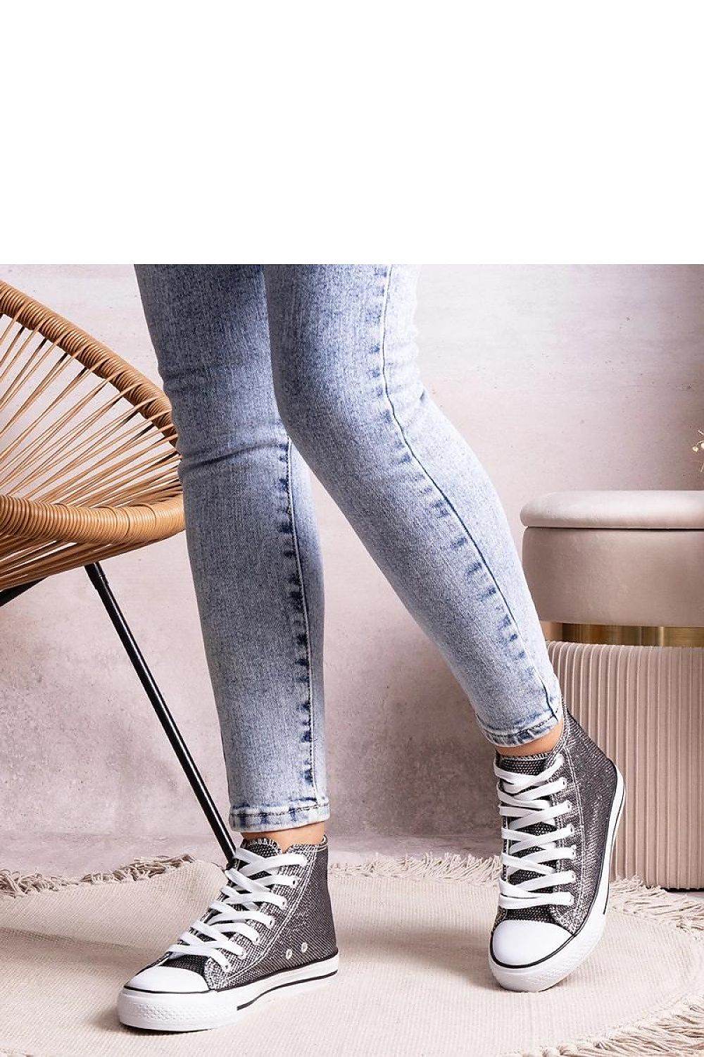 Sneakers Model 207210 Solea - Stay Covered