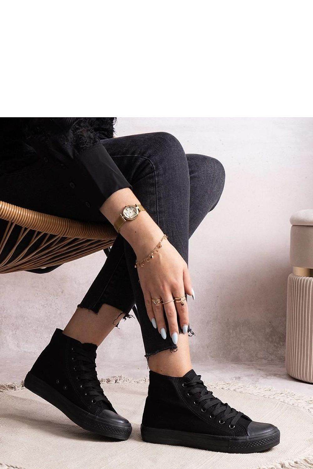 Sneakers Model 207214 Solea - Stay Covered