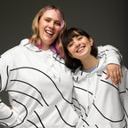 Unisex Hoodie Dynamic Currents - Weiß - Stay Covered