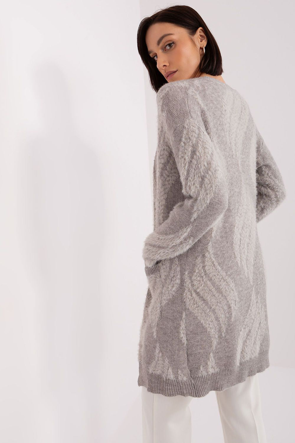  Cardigan model 188278 AT 