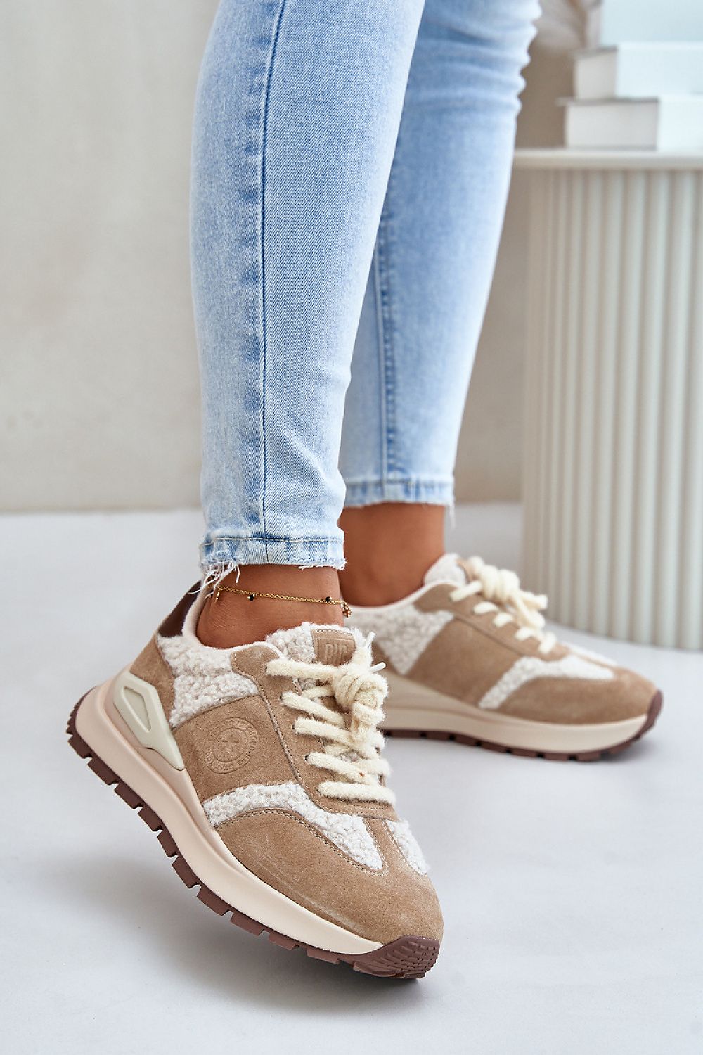 Sportliche Schuhe auf Plattform model 201706 Step in style 