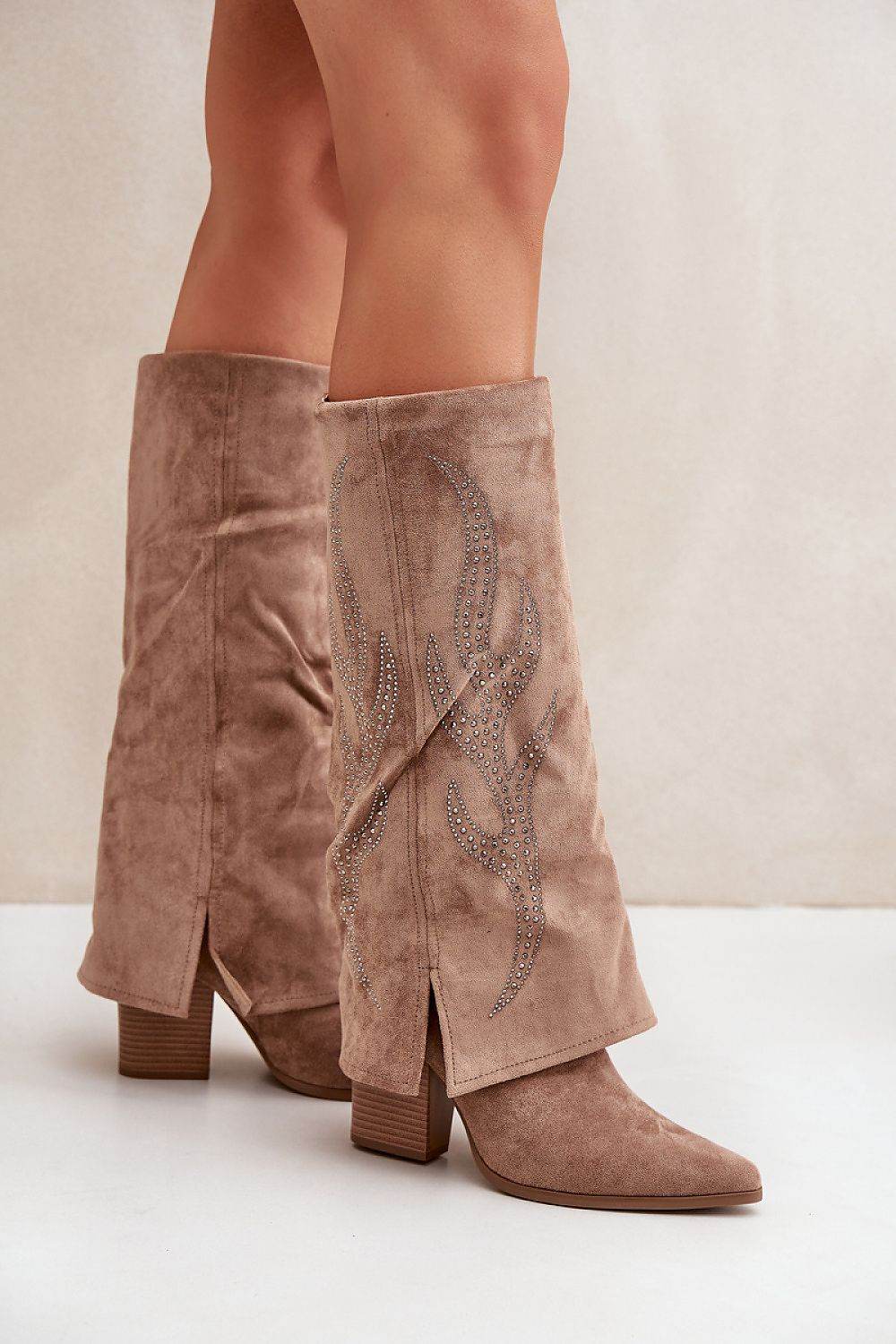 Stiefel mit Absätzen Model 204656 Step in style - Stay Covered
