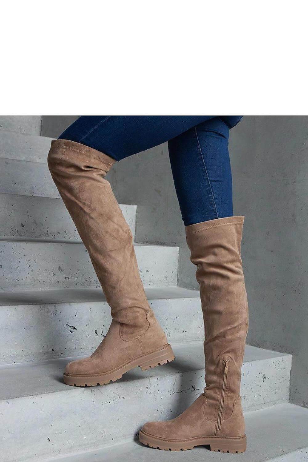 Stiefel Model 204698 Solea - Stay Covered