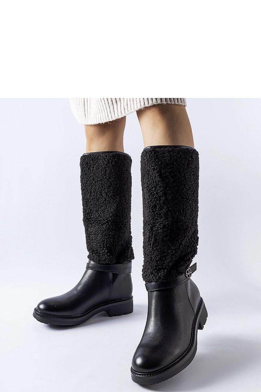Stiefel Model 204819 Solea - Stay Covered