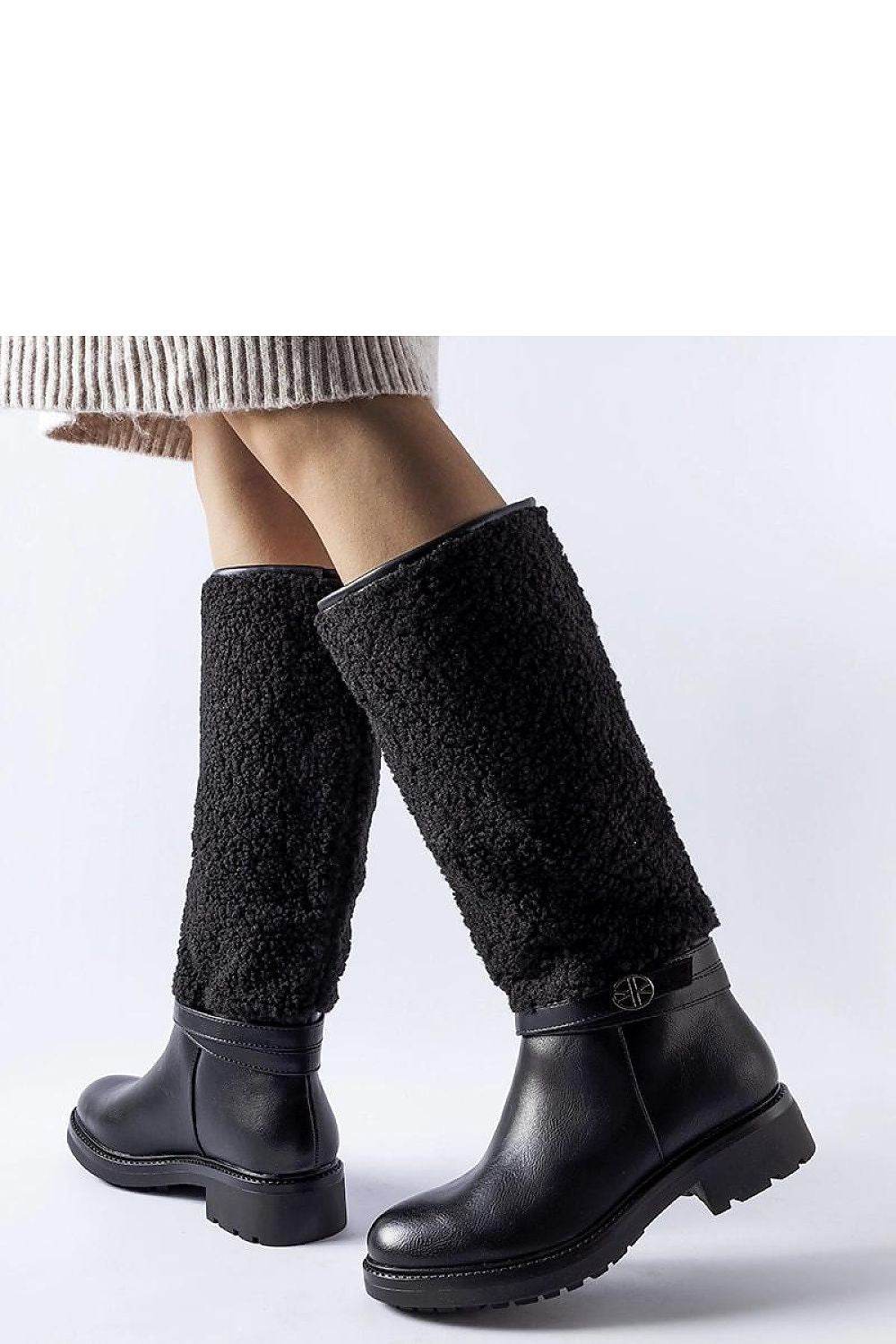 Stiefel Model 204819 Solea - Stay Covered