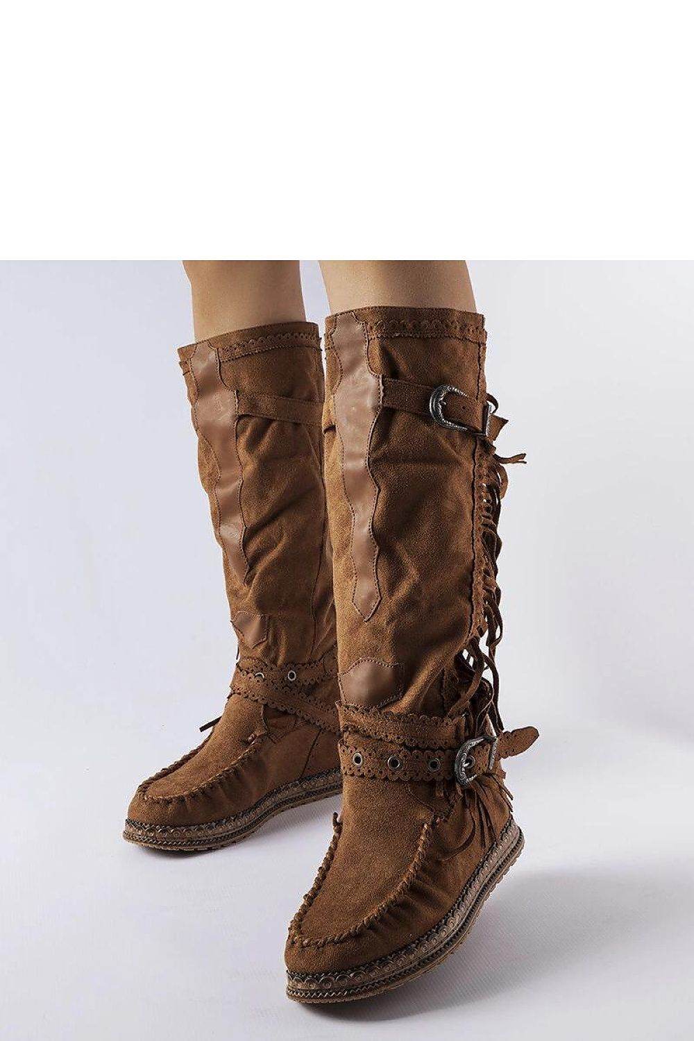 Plateau-Stiefel Model 205785 Solea - Stay Covered