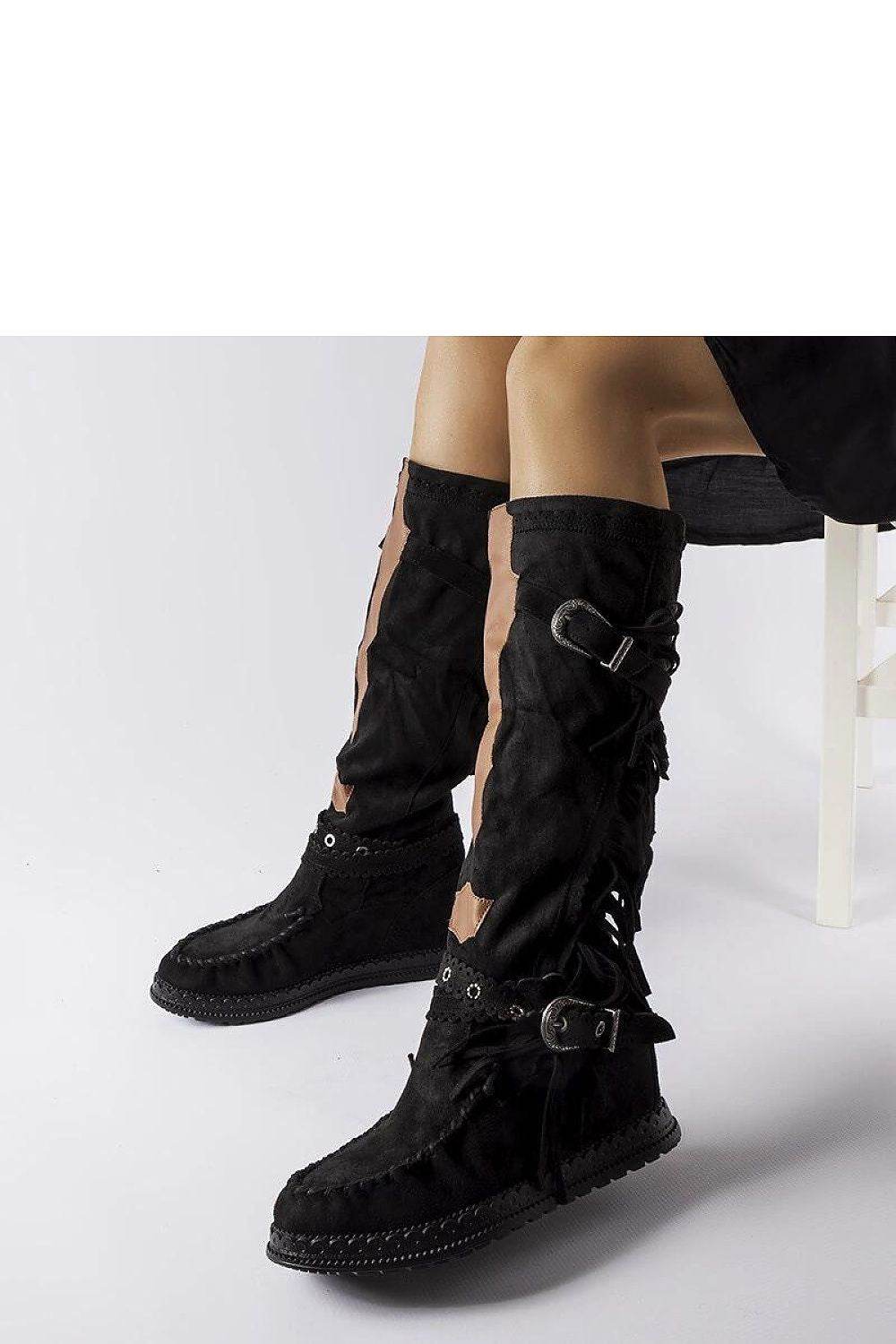 Plateau-Stiefel Model 205785 Solea - Stay Covered