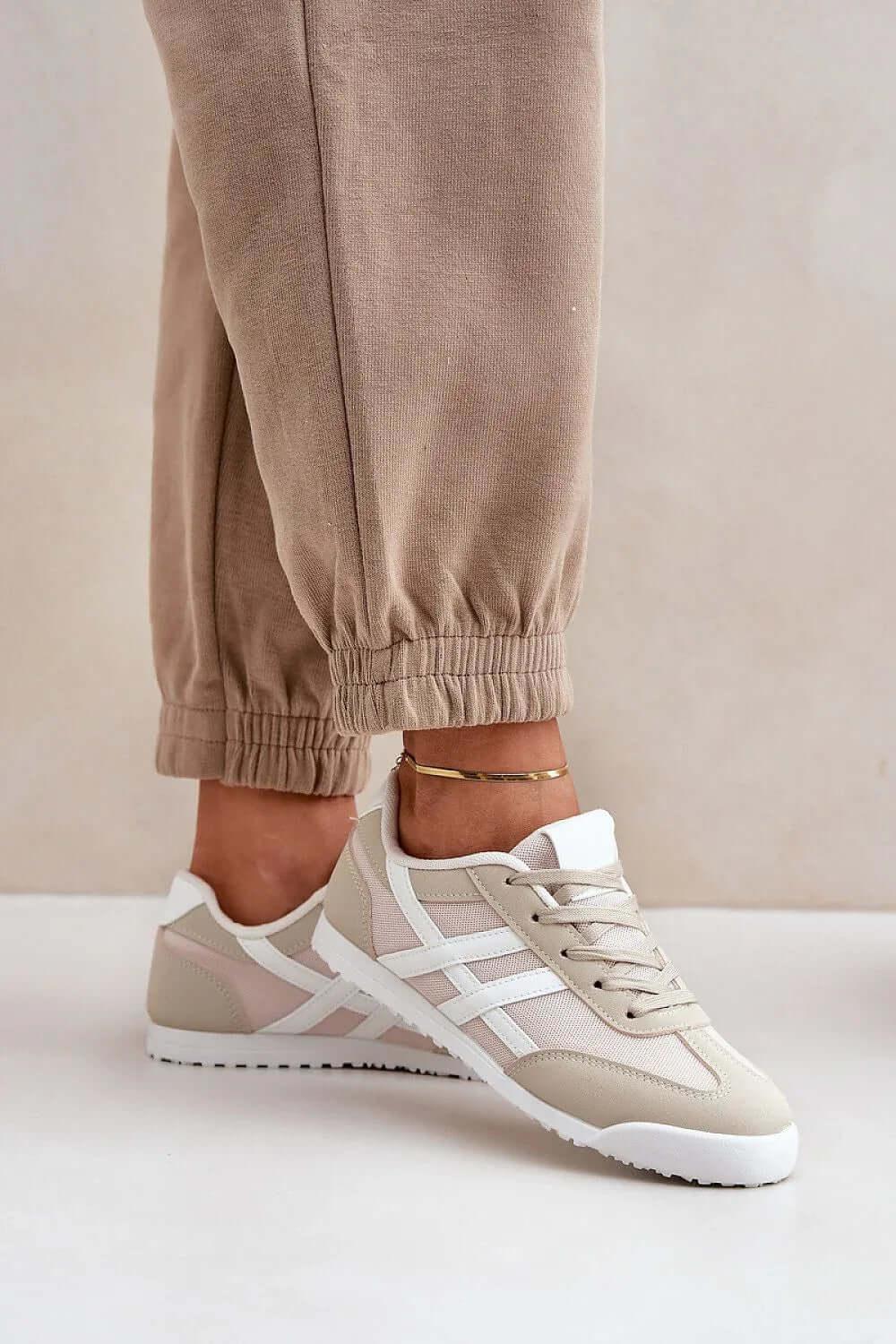 Sneakers Model 206802 Step in style - Stay Covered