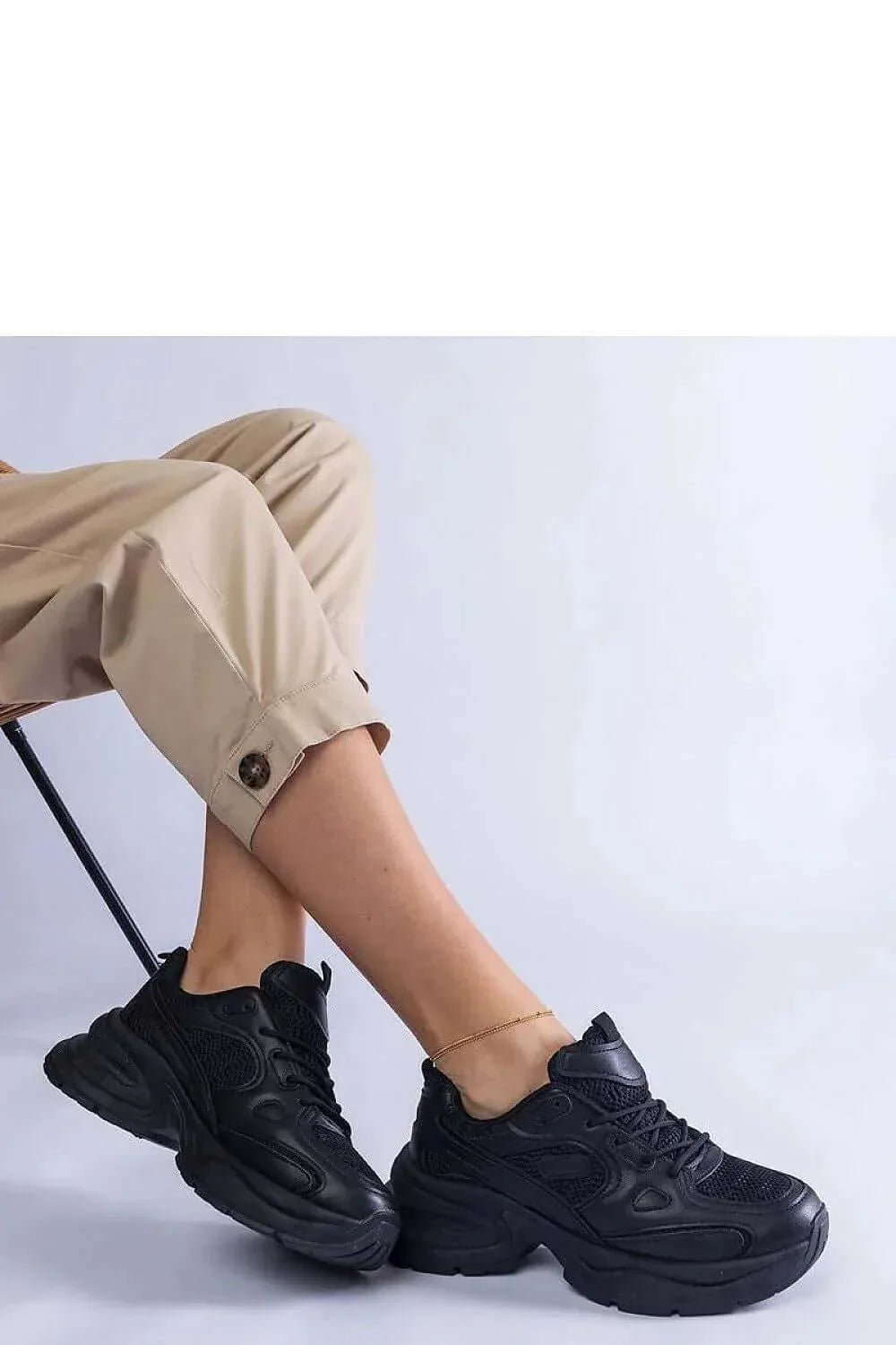 Sneakers Model 207130 Solea - Stay Covered - Stay Covered