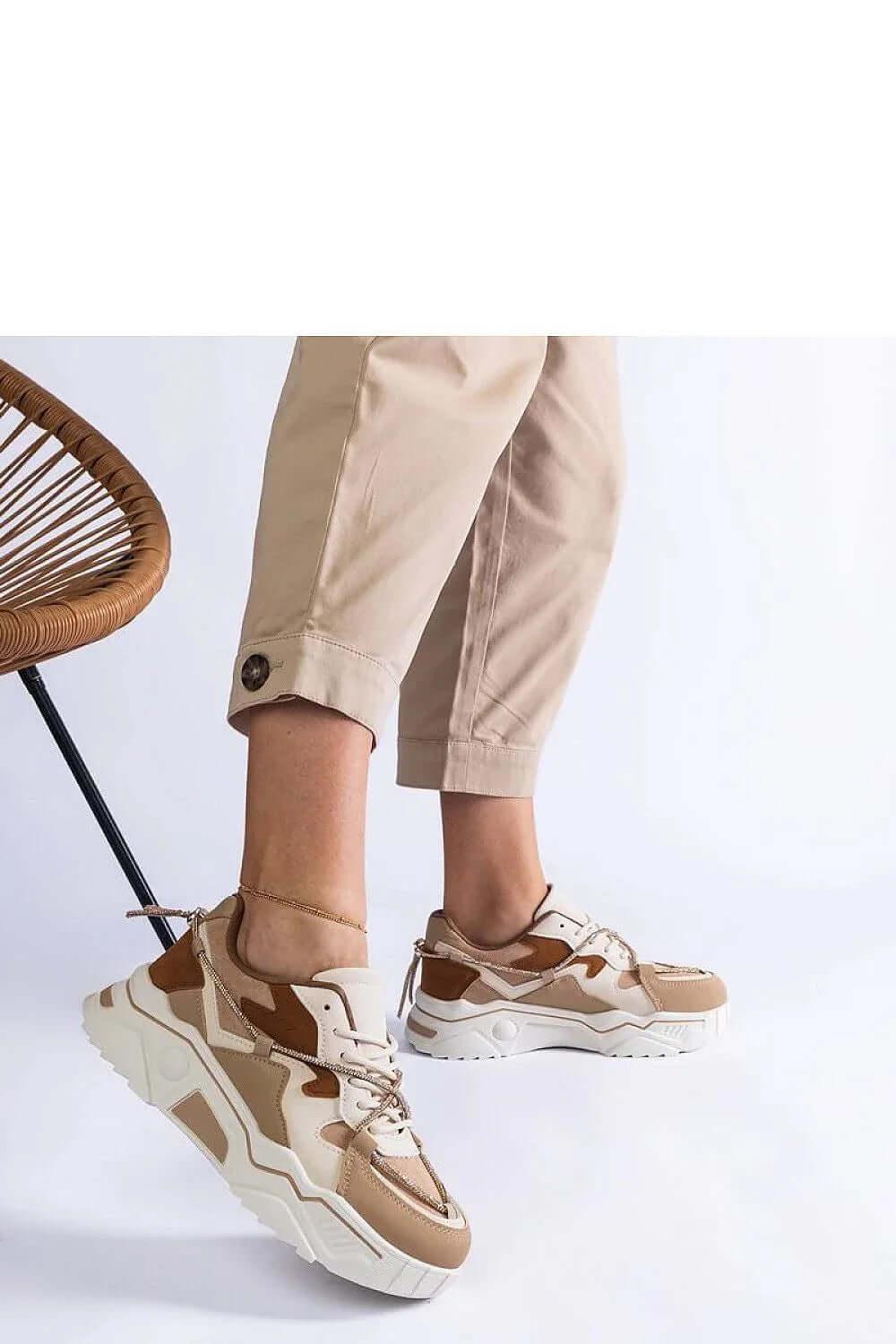 Sneakers Model 207131 Solea mit Zirkonia-Schnürsenkeln - Stay Covered