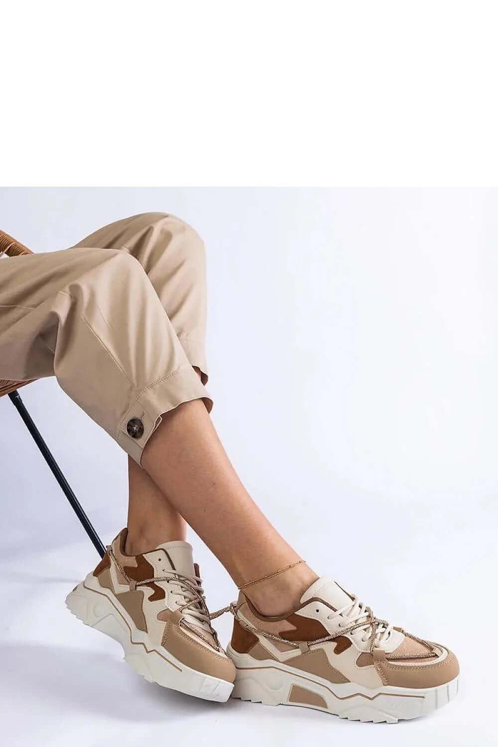 Sneakers Model 207131 Solea mit Zirkonia-Schnürsenkeln - Stay Covered