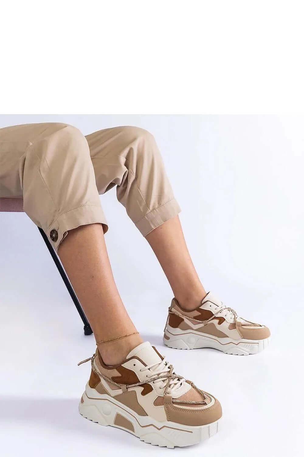 Sneakers Model 207131 Solea mit Zirkonia-Schnürsenkeln - Stay Covered