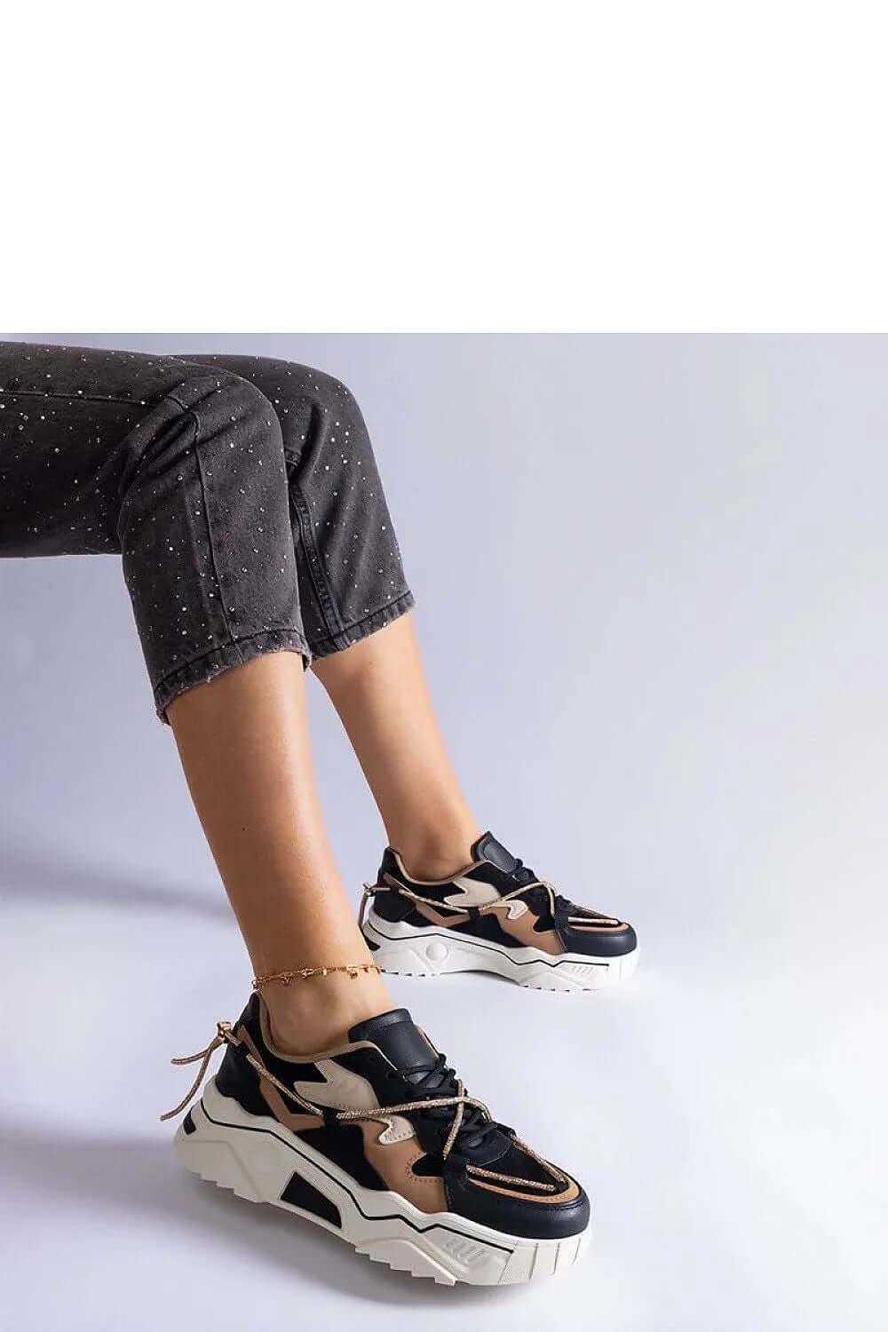 Sneakers Model 207131 Solea mit Zirkonia-Schnürsenkeln - Stay Covered