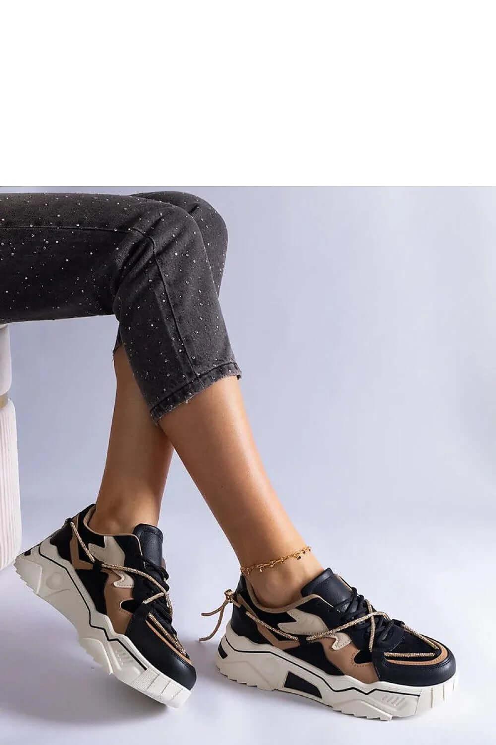 Sneakers Model 207131 Solea mit Zirkonia-Schnürsenkeln - Stay Covered