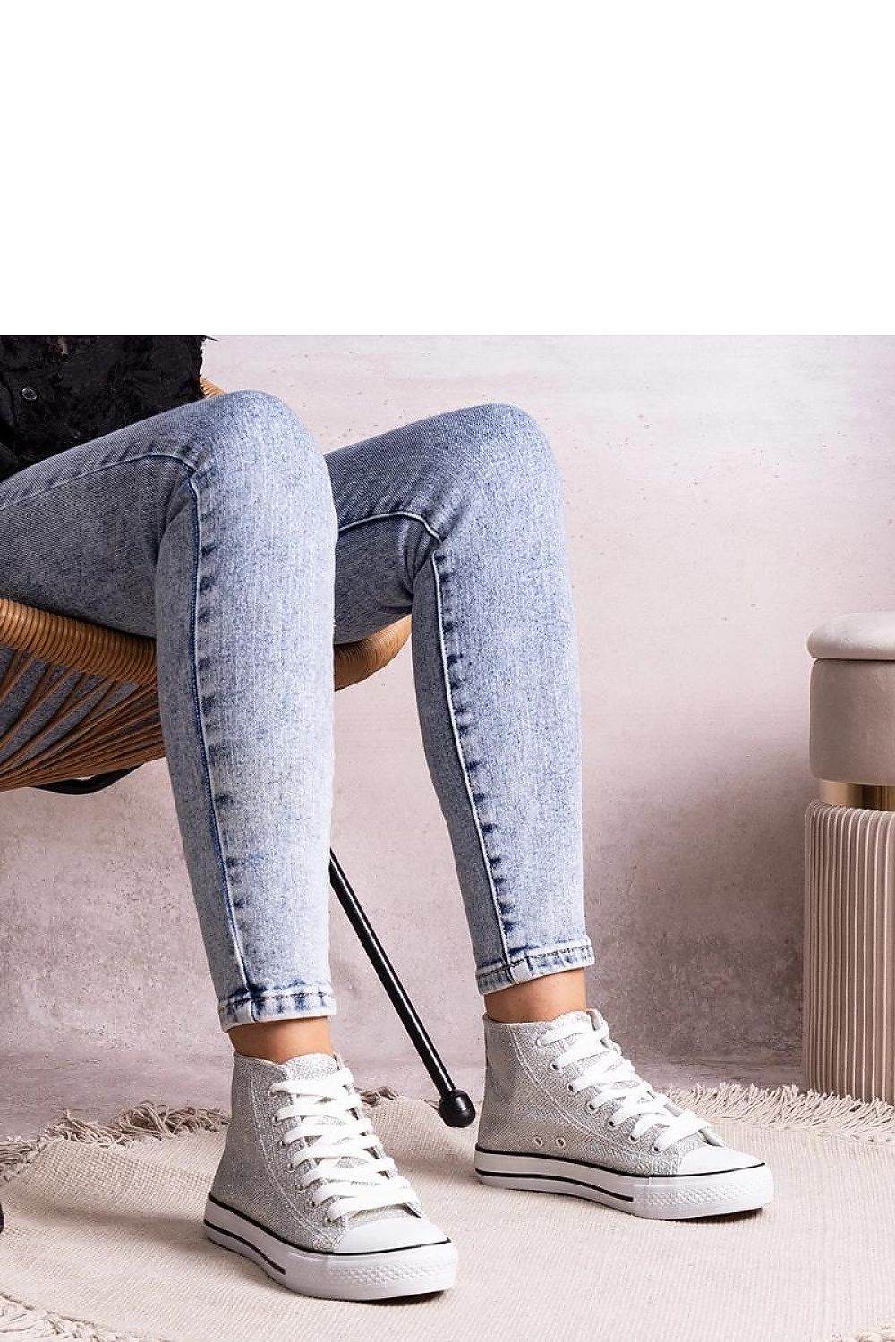 Sneakers Model 207210 Solea - Stay Covered