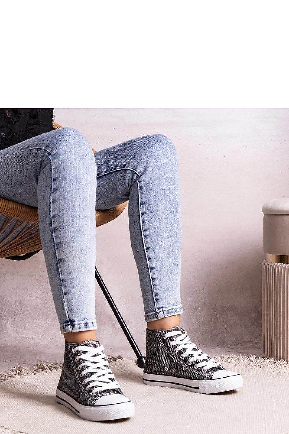 Sneakers Model 207210 Solea - Stay Covered