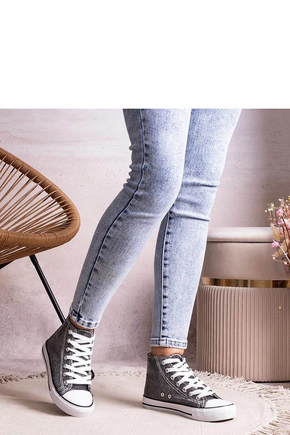 Sneakers Model 207210 Solea - Stay Covered