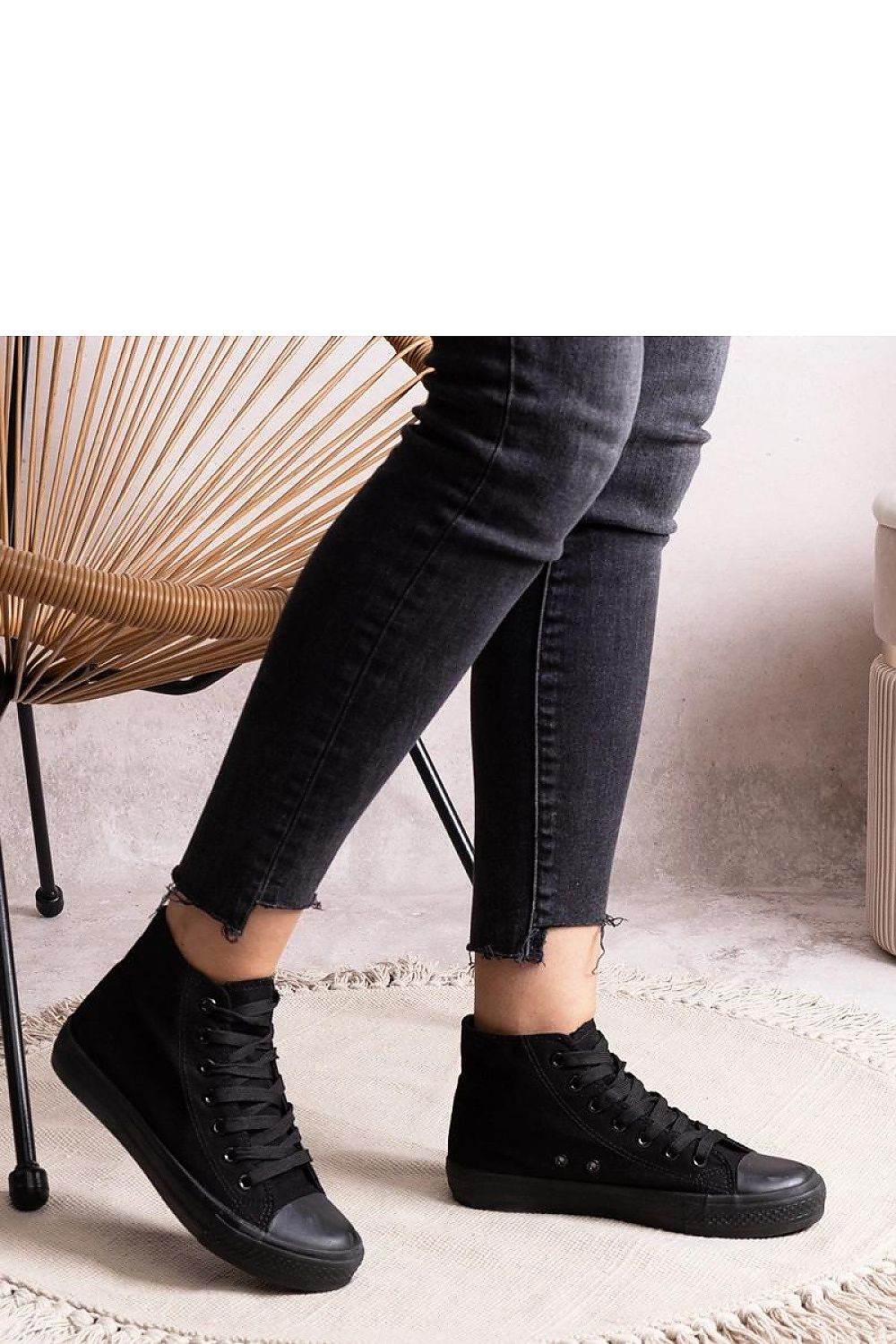 Sneakers Model 207214 Solea - Stay Covered