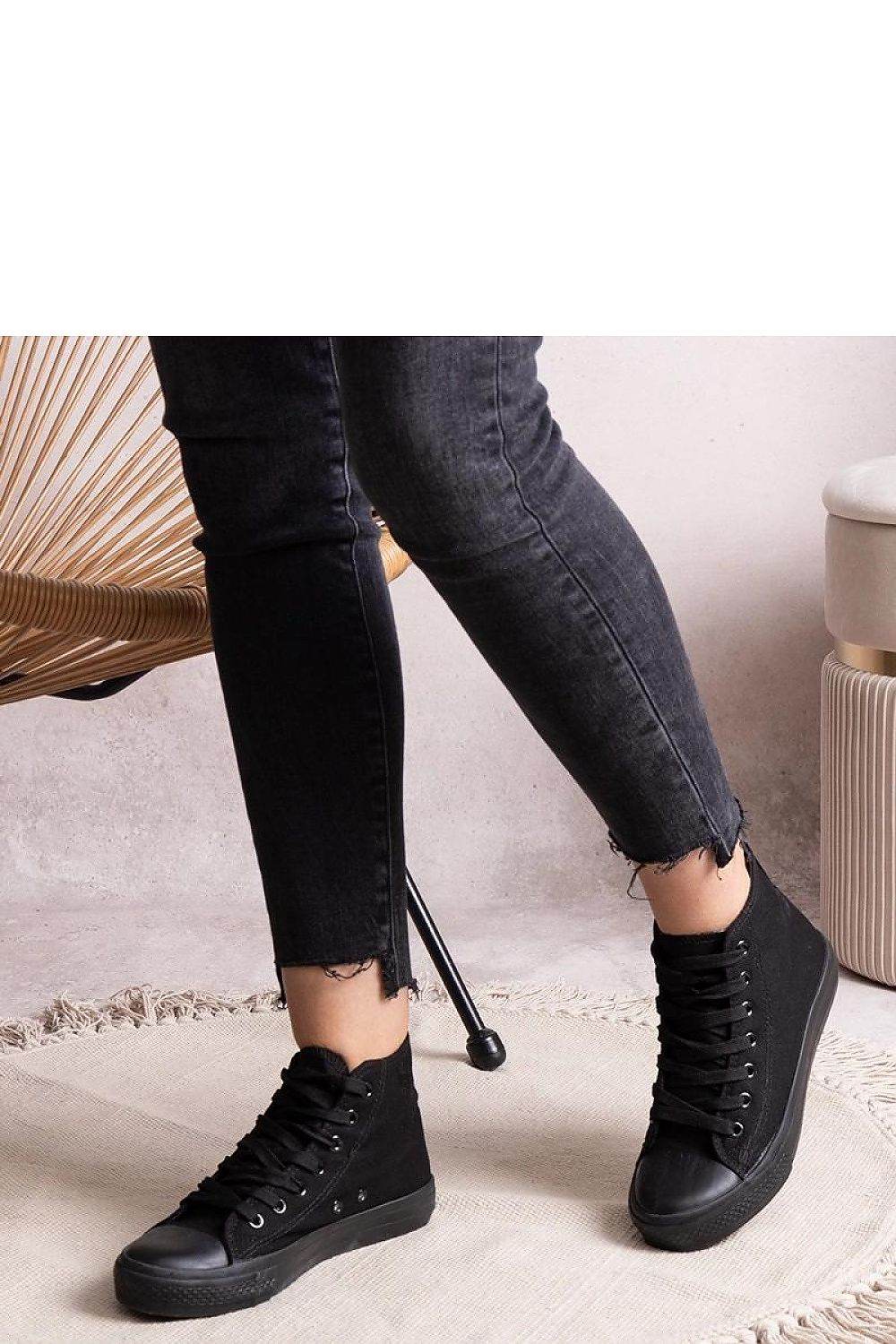 Sneakers Model 207214 Solea - Stay Covered