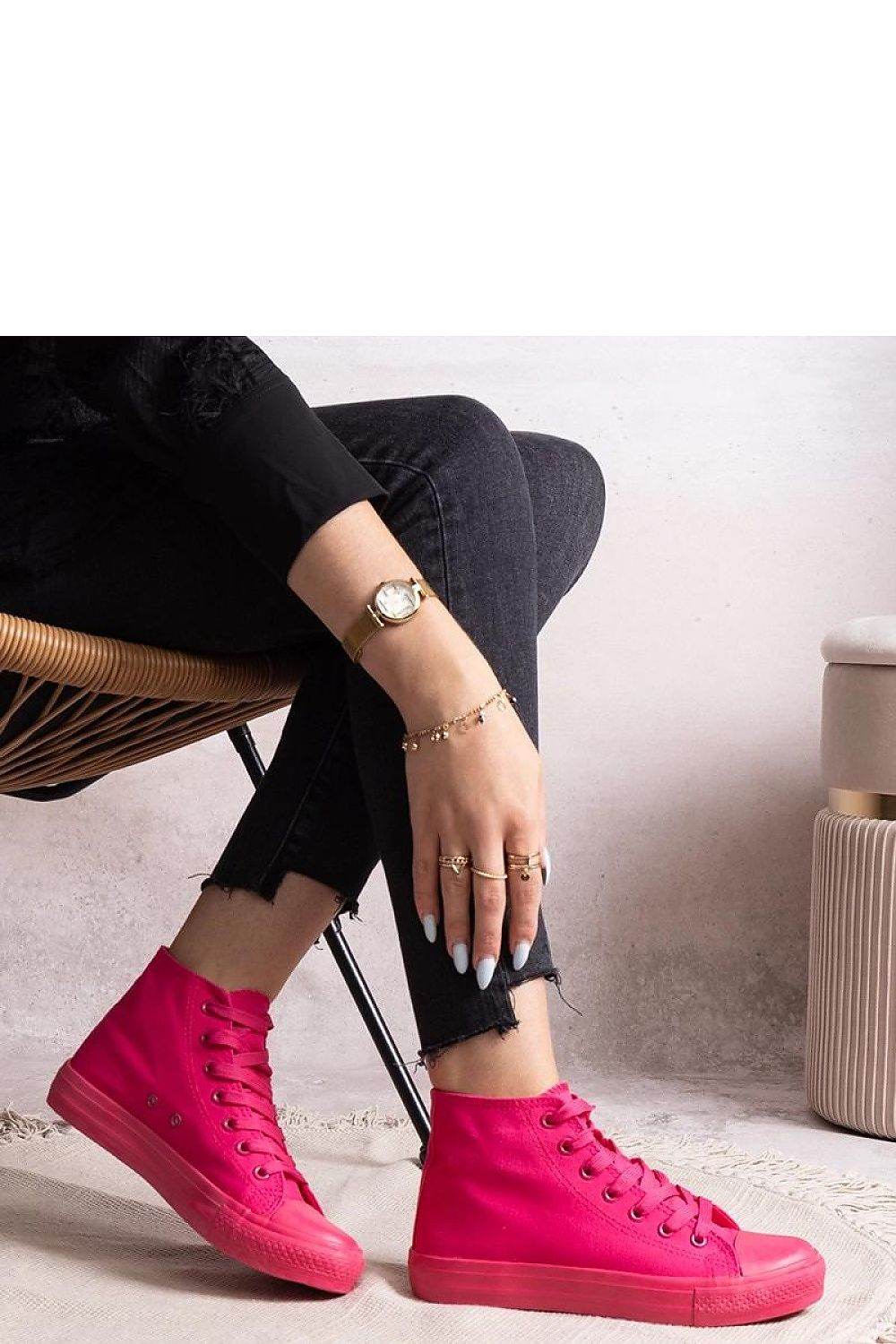 Sneakers Model 207214 Solea - Stay Covered