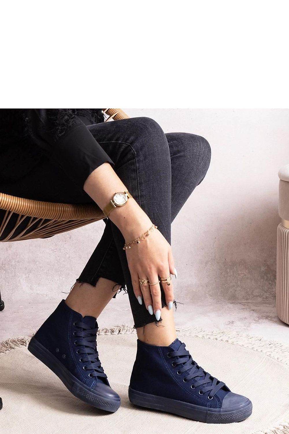 Sneakers Model 207214 Solea - Stay Covered