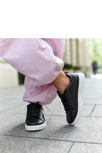 Sneakers Model 207295 Solea - Stay Covered