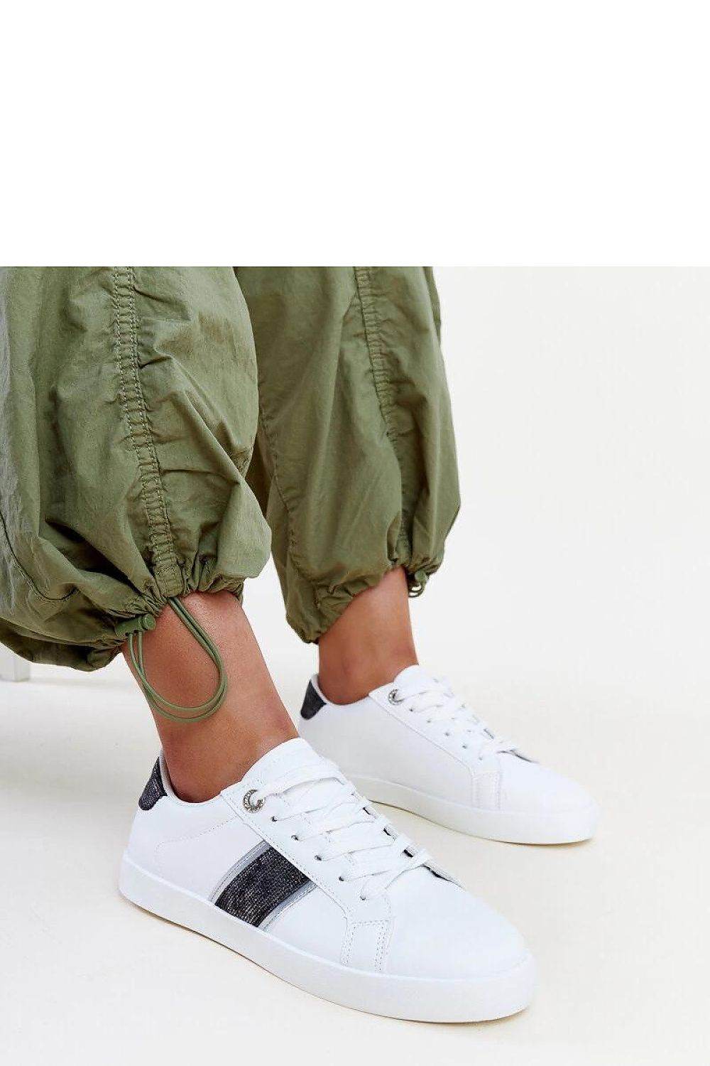 Sneakers Model 207302 Solea - Stay Covered