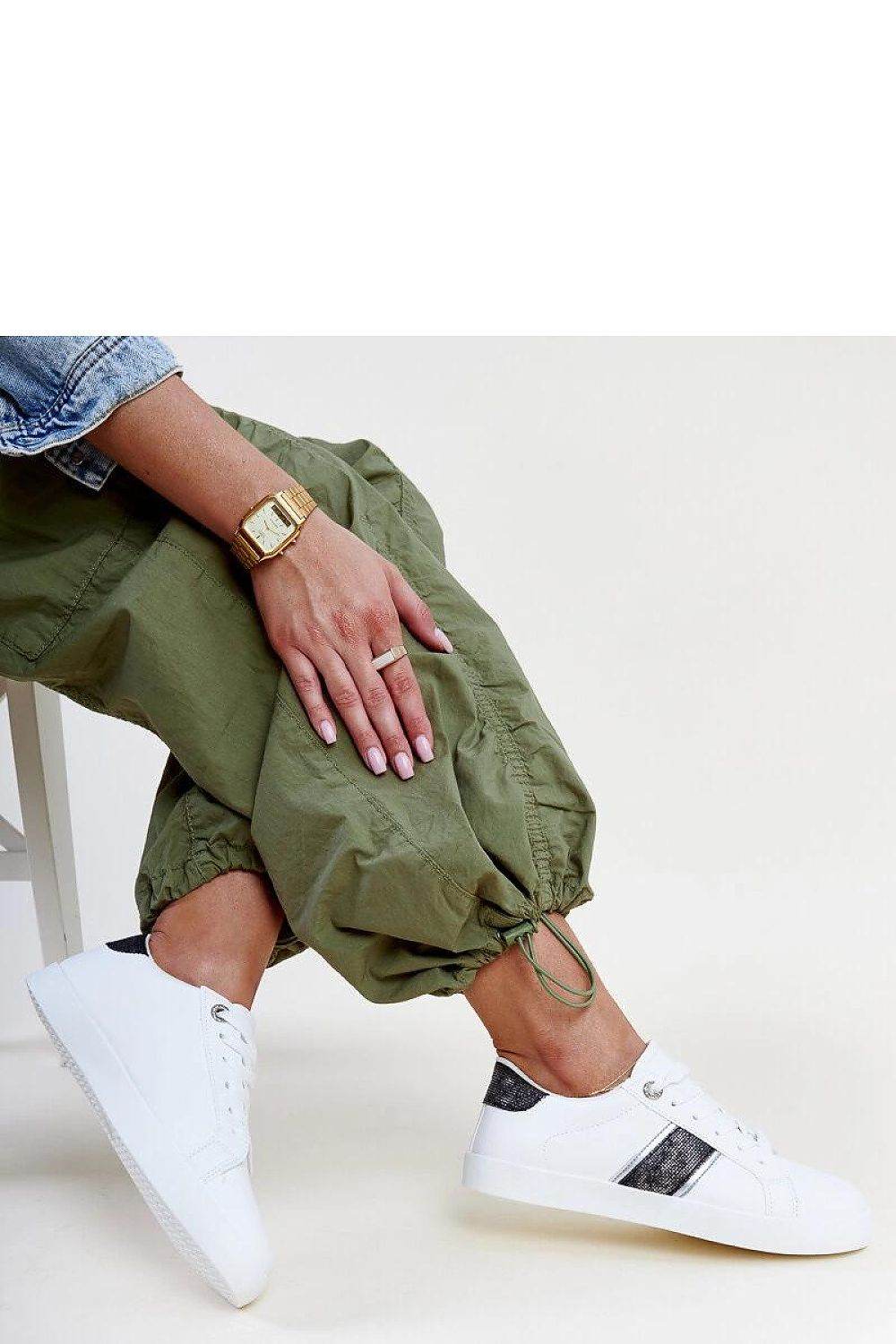 Sneakers Model 207302 Solea - Stay Covered