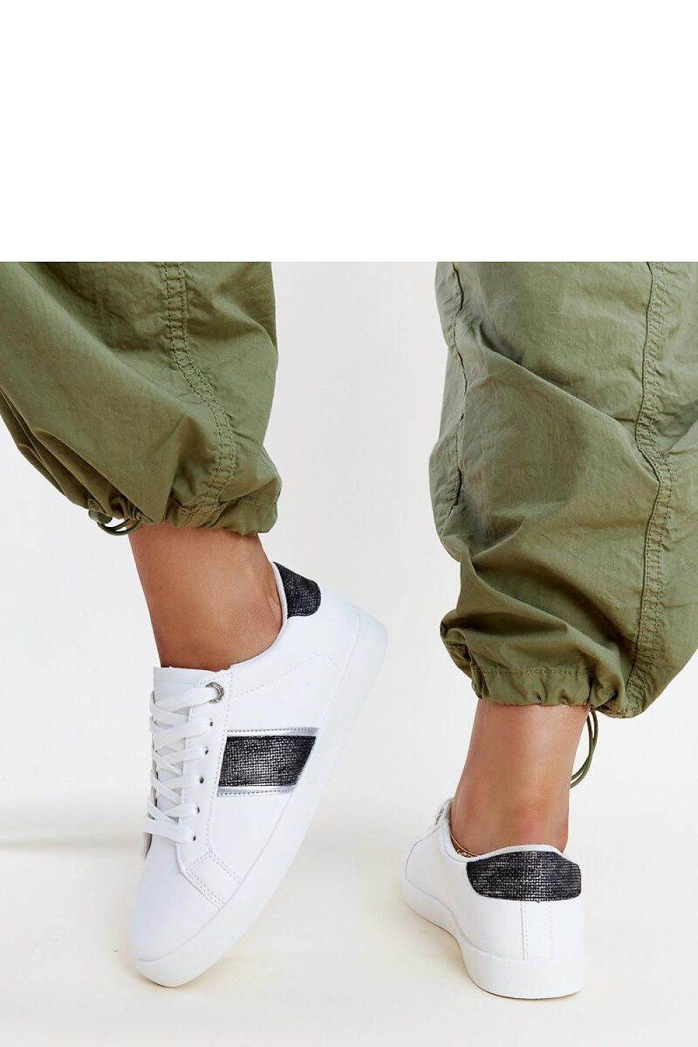 Sneakers Model 207302 Solea - Stay Covered