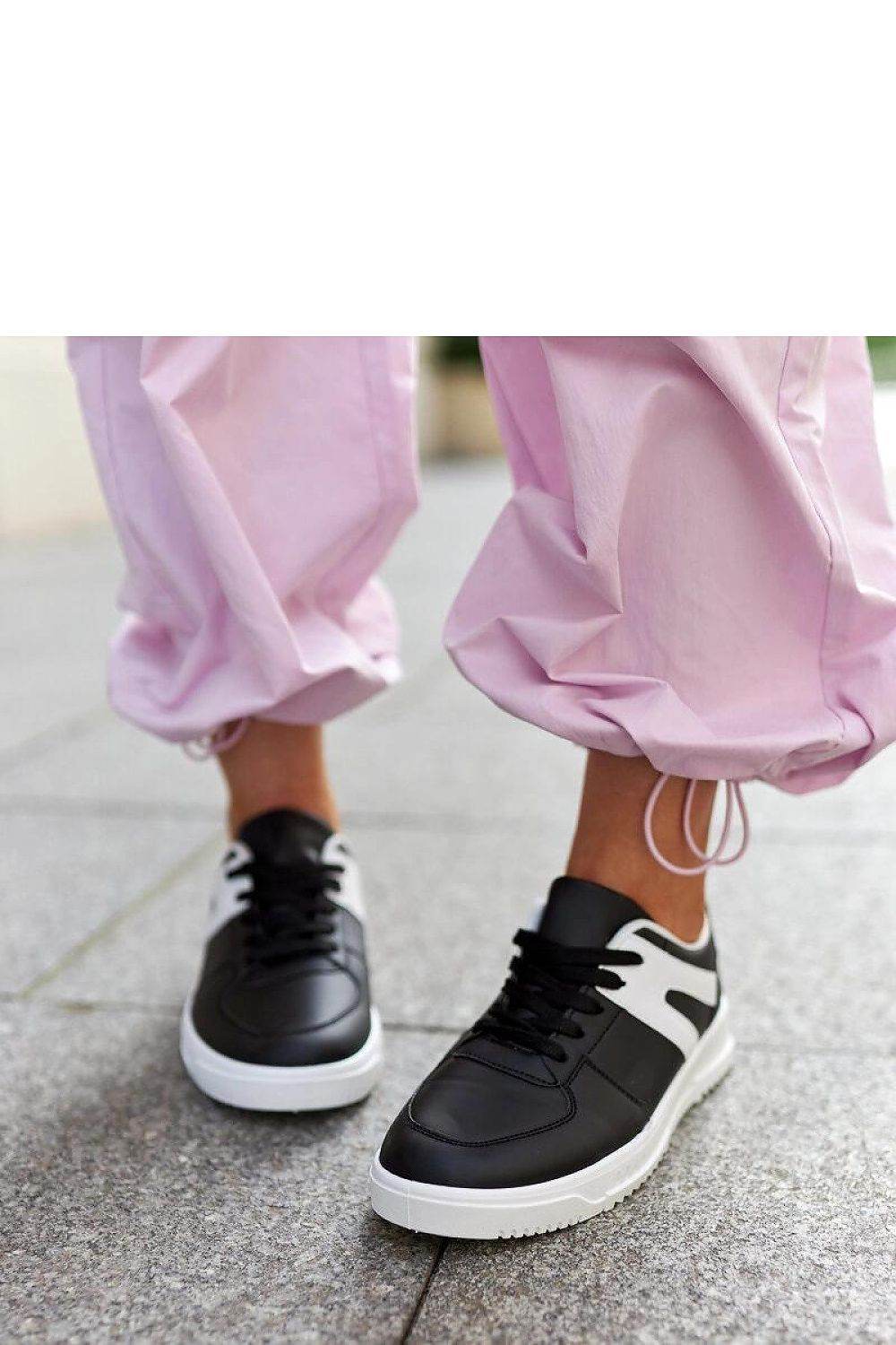 Sneakers Model 207308 Solea - Stay Covered