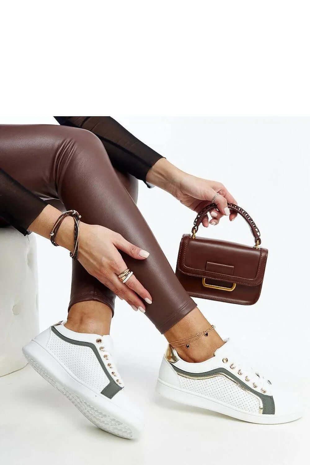 Sneakers Model 207434 Solea - Stay Covered