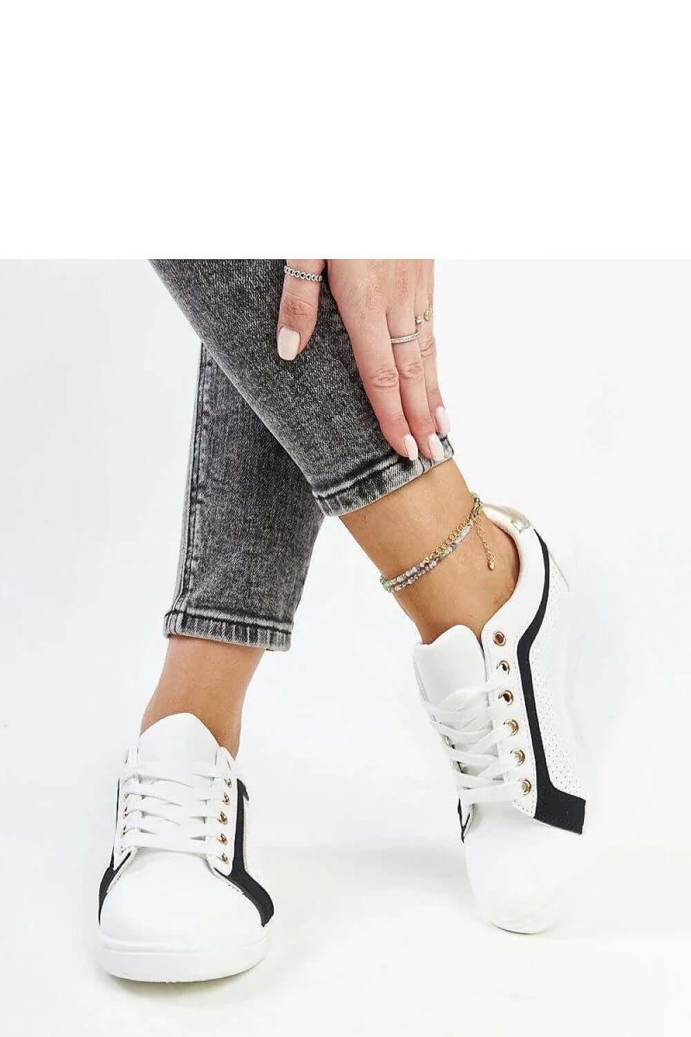 Sneakers Model 207434 Solea - Stay Covered