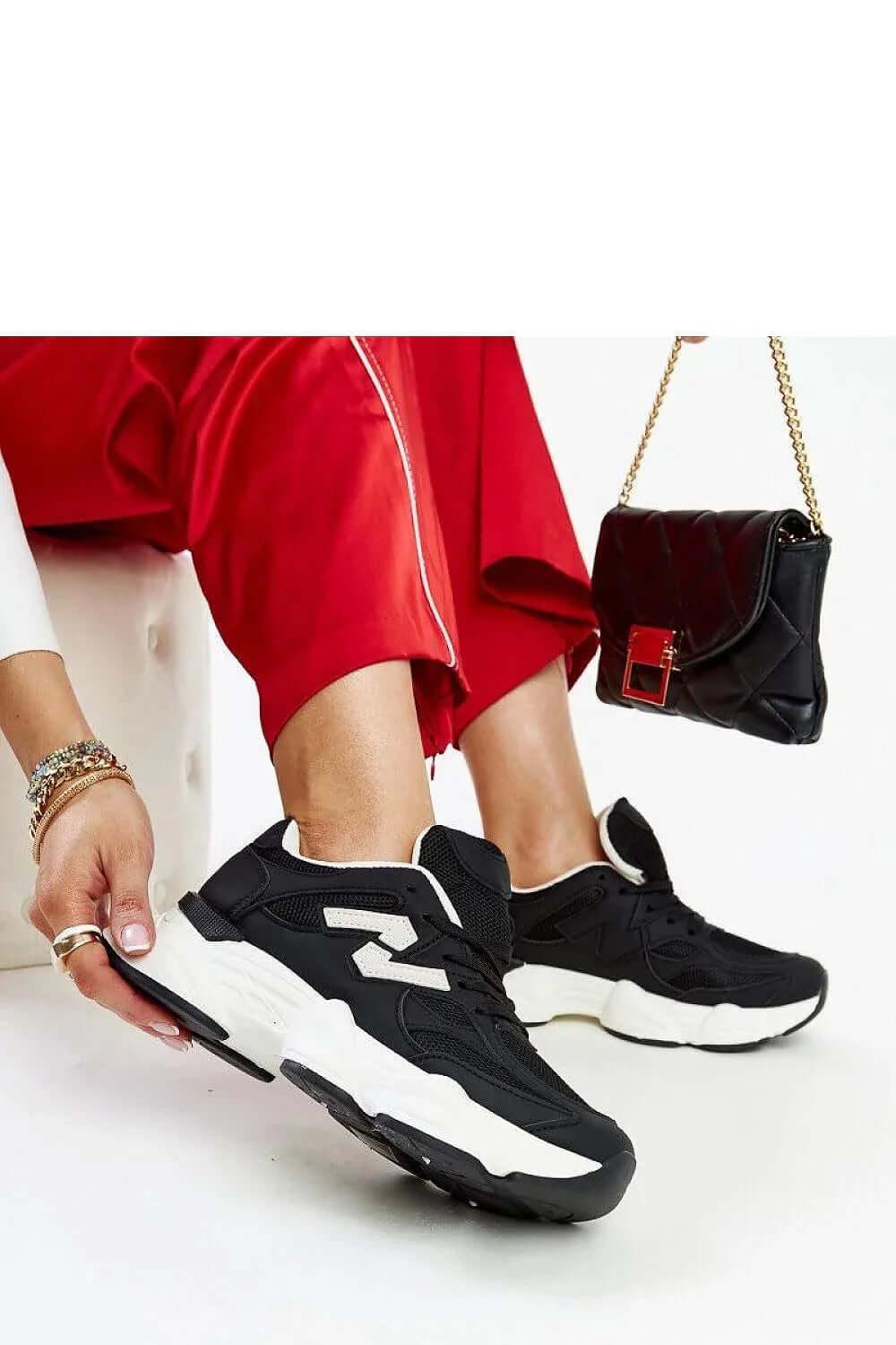 Sneakers Model 207495 Solea mit massiver Sohle - Stay Covered