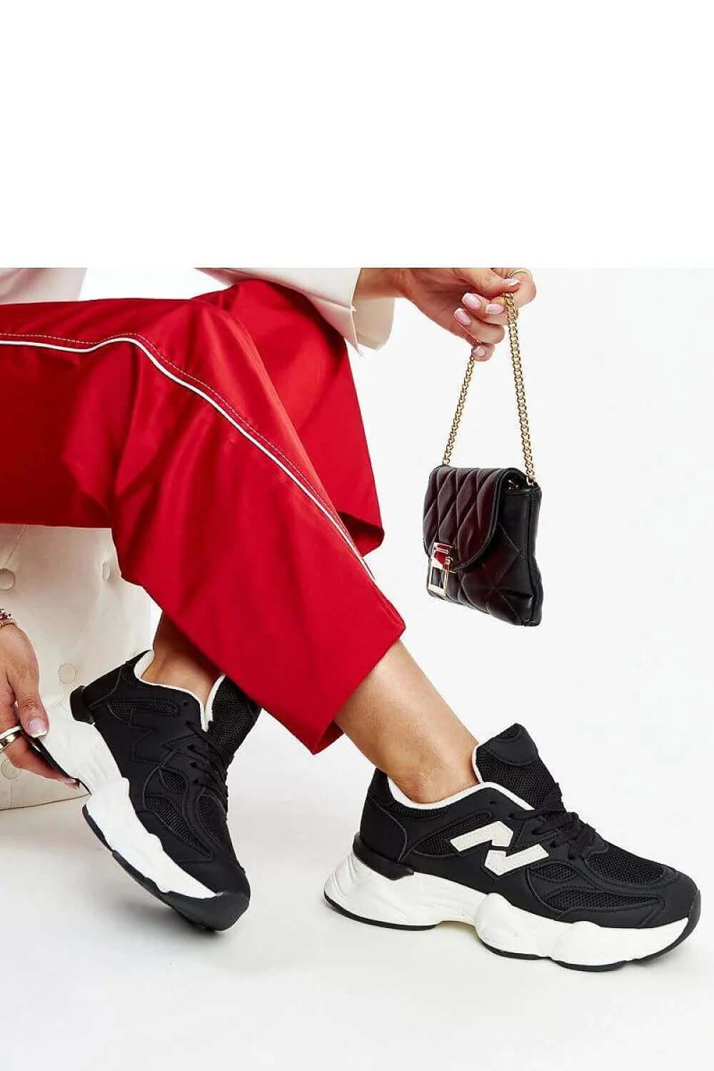 Sneakers Model 207495 Solea mit massiver Sohle - Stay Covered