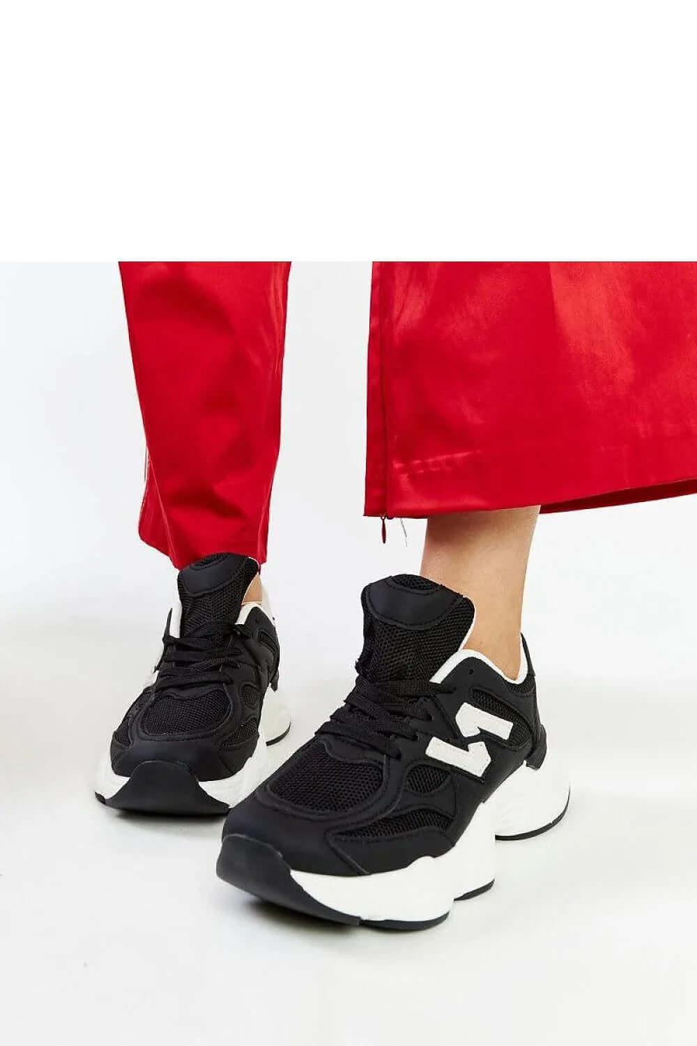 Sneakers Model 207495 Solea mit massiver Sohle - Stay Covered