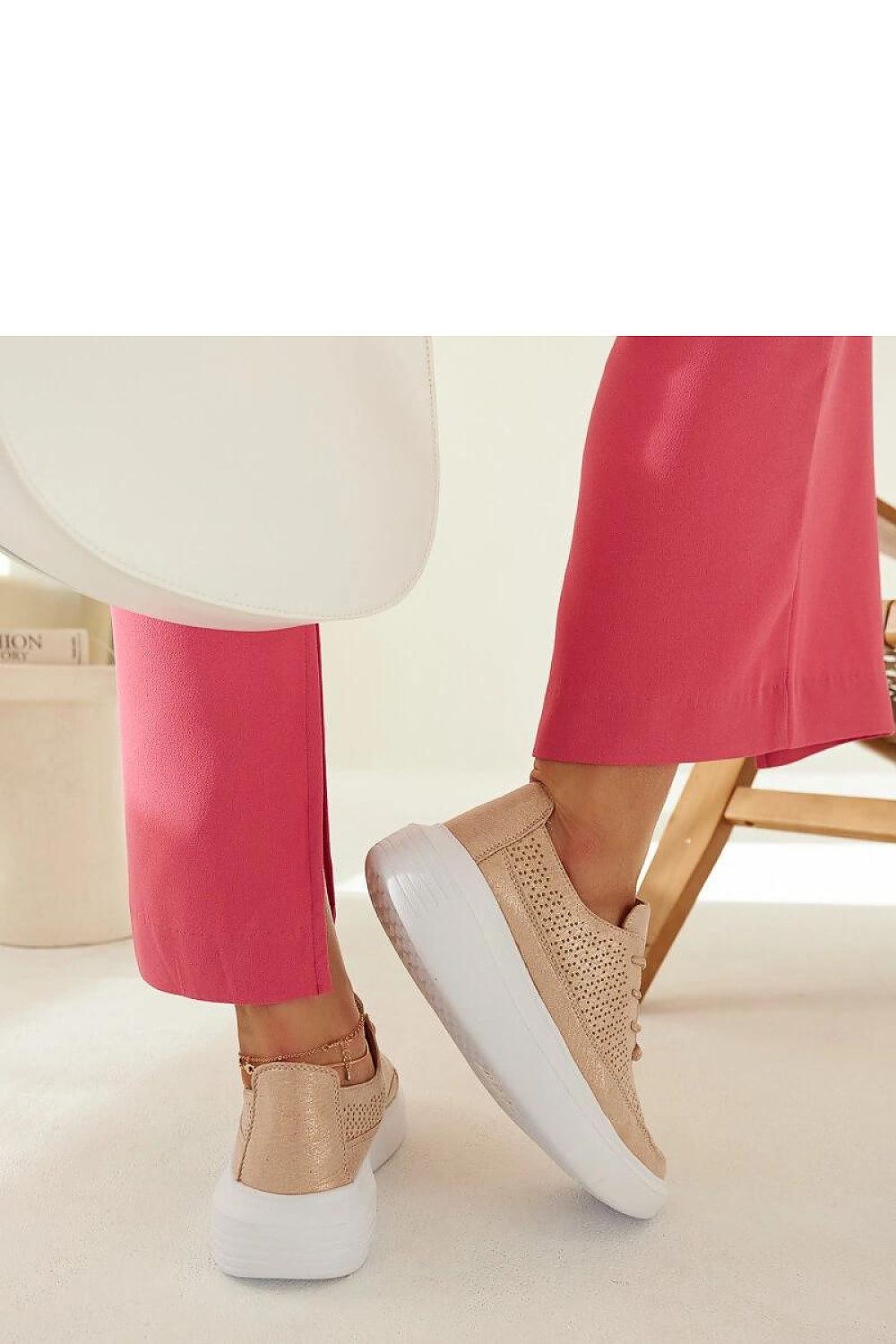  Sportliche Schuhe auf Plattform model 207539 Solea 