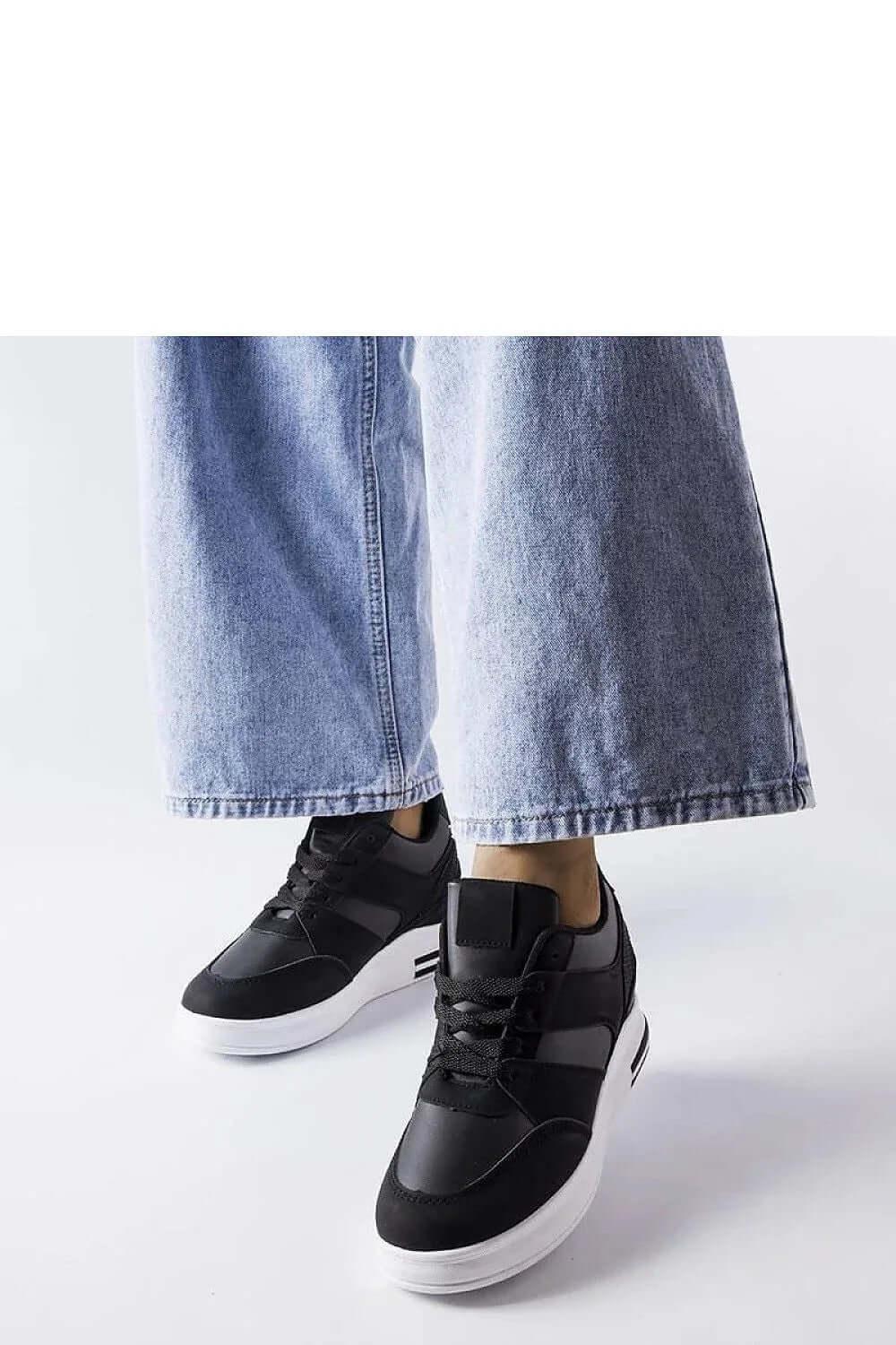 Sneakers Model 207917 Solea - Stay Covered - Stay Covered