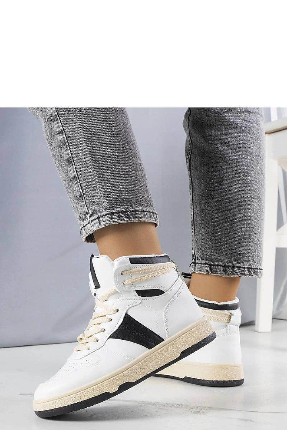 Sneakers Model 208009 Solea - Stay Covered