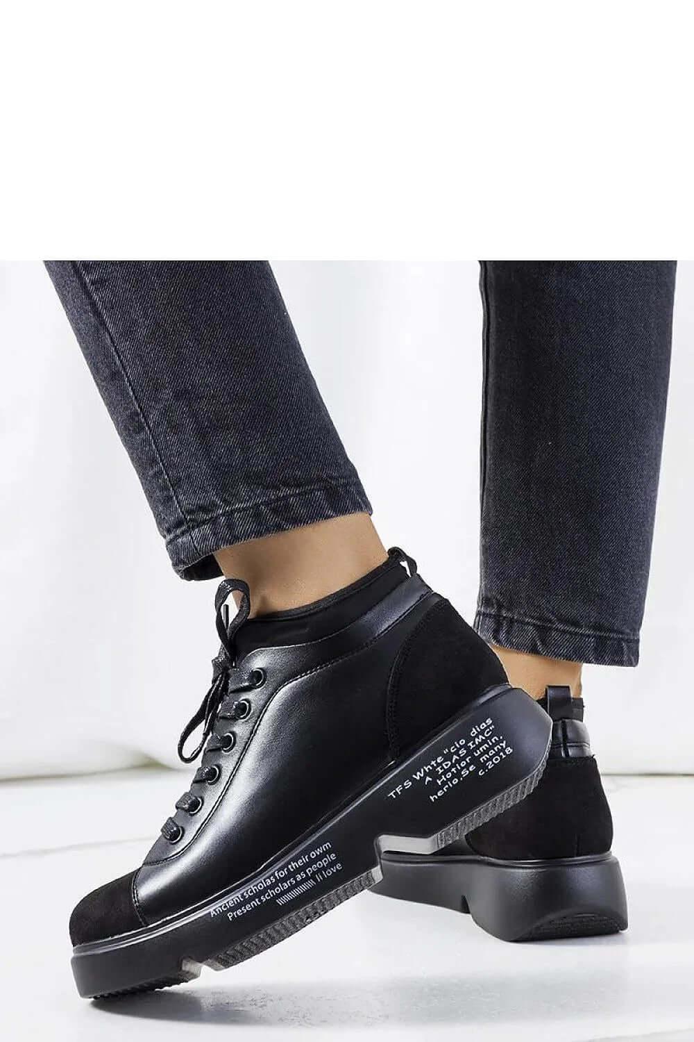 Sneakers Model 208035 Solea -Stay Covered - Stay Covered