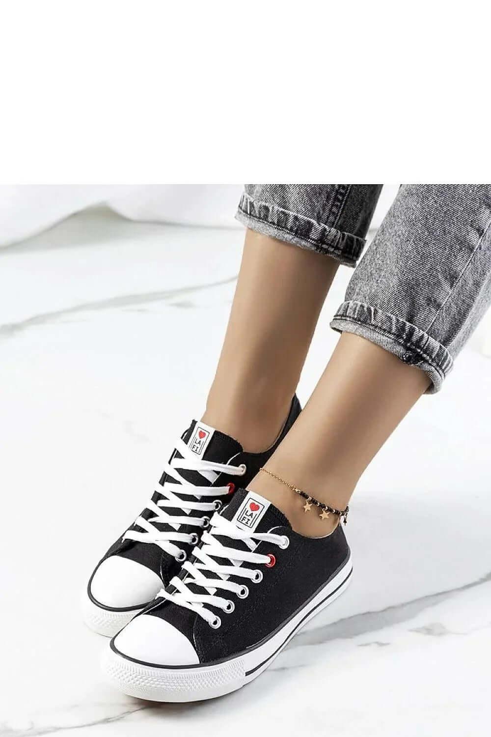 Sneakers Model 208037 Solea - Stay Covered - Stay Covered