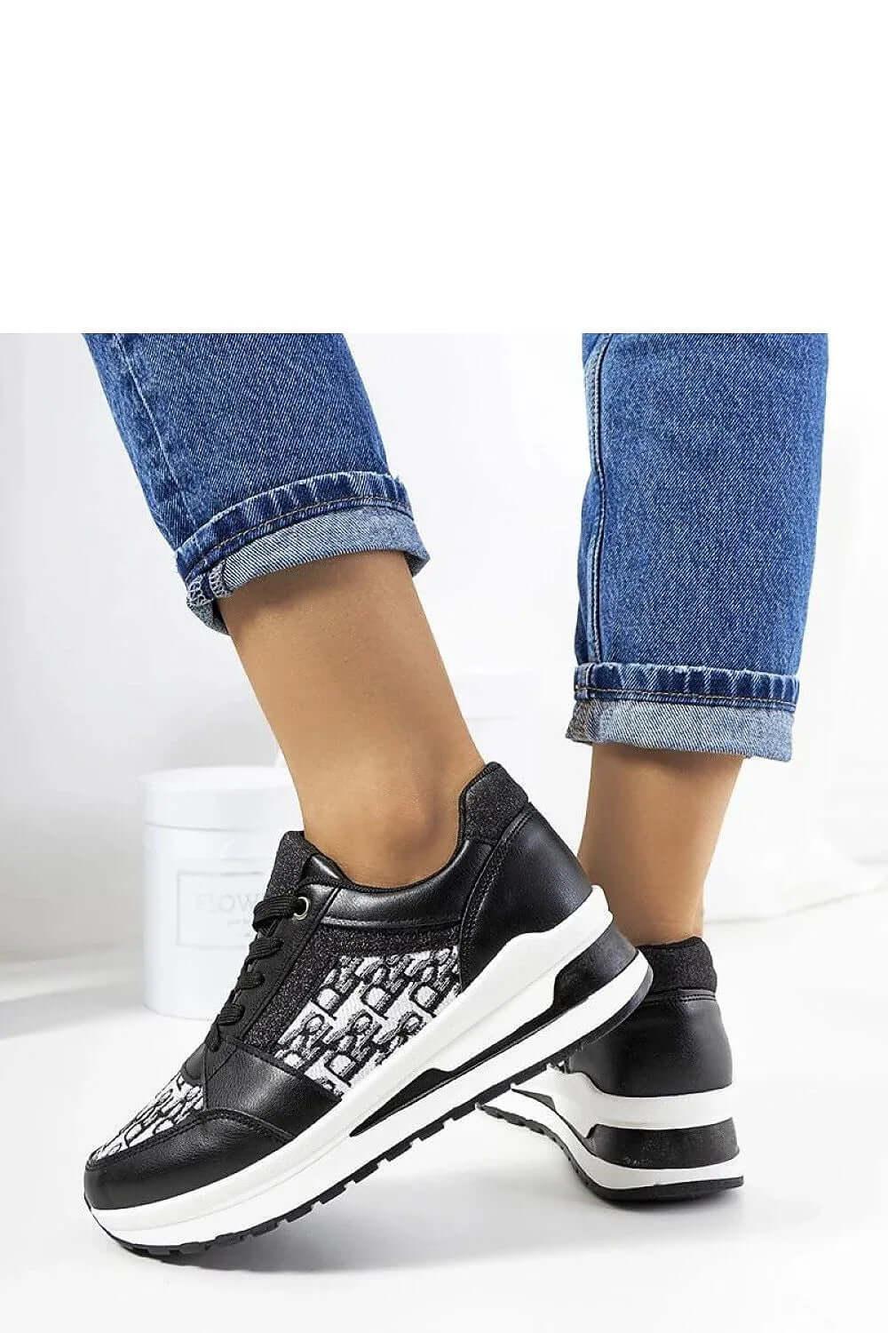 Sneakers Model 208045 Solea - Stay Covered - Stay Covered