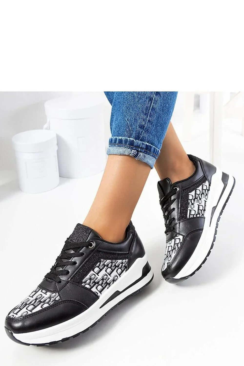 Sneakers Model 208045 Solea - Stay Covered - Stay Covered