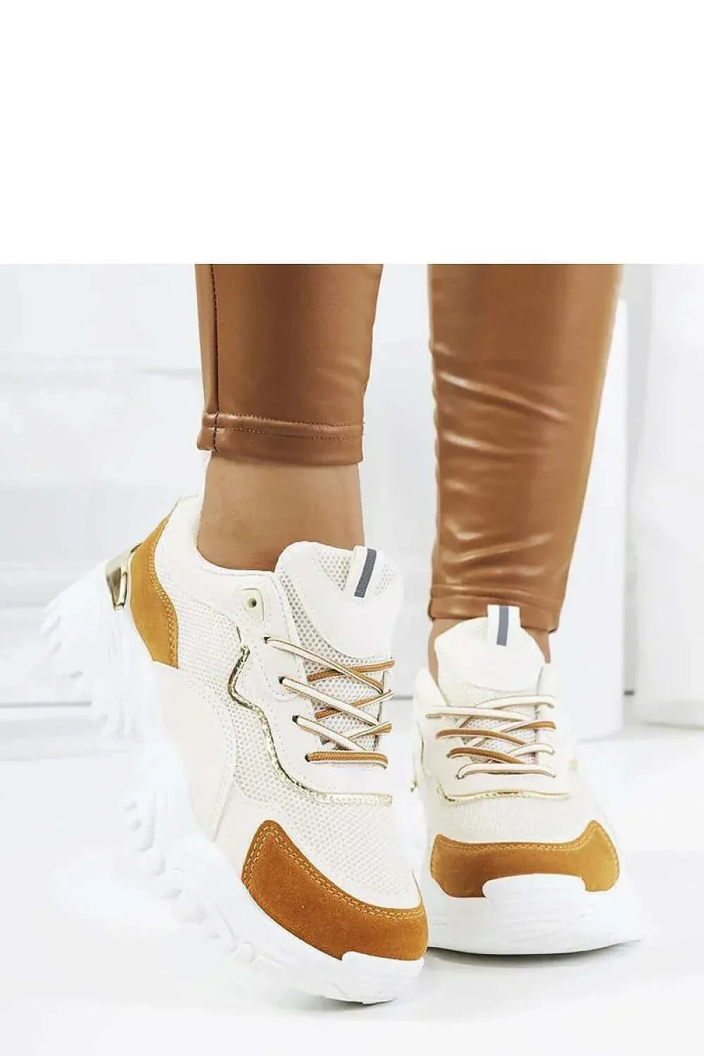 Sneakers Model 208049 Solea - Stay Covered - Stay Covered