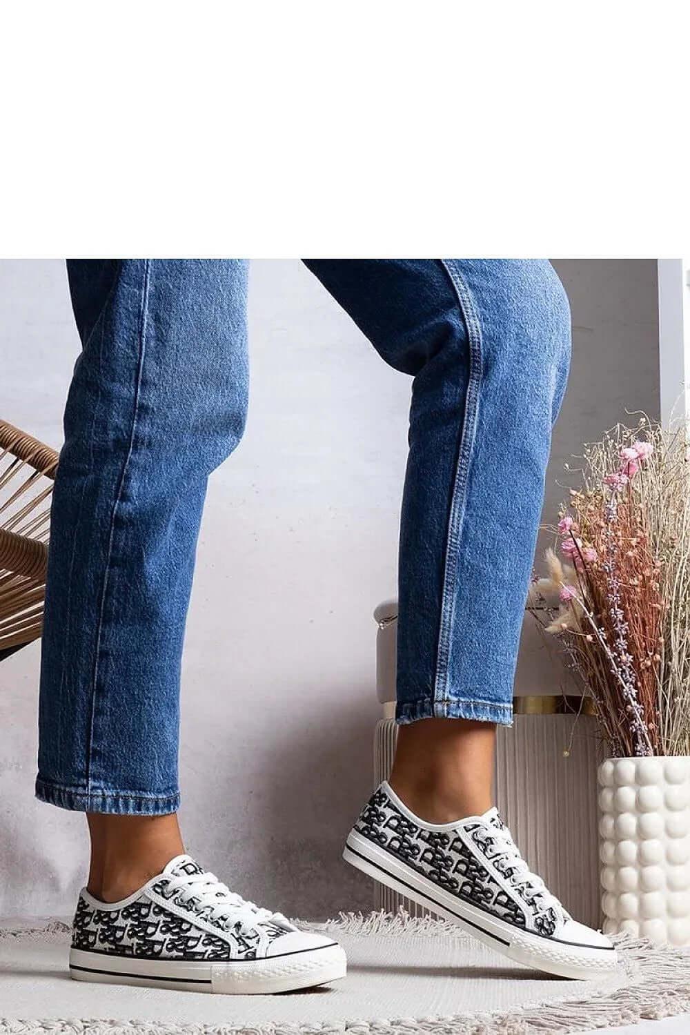 Sneakers Model 208055 Solea - Stay Covered - Stay Covered