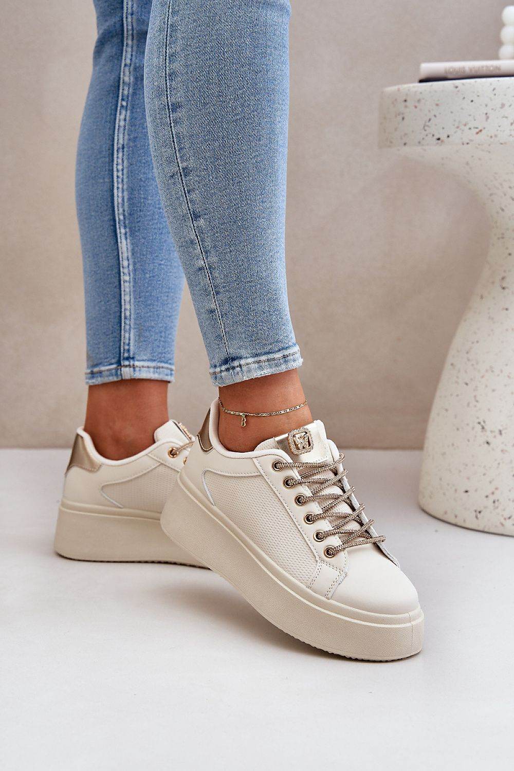 Sportschuhe Model 208061 Step in style - Stay Covered