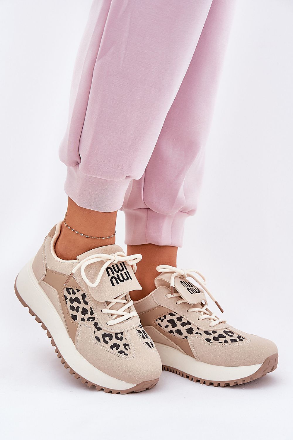  Sportliche Schuhe auf Plattform model 211006 Step in style 