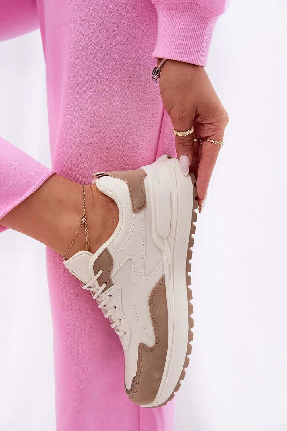 Sportschuhe Model 211330 Step in style - Stay Covered