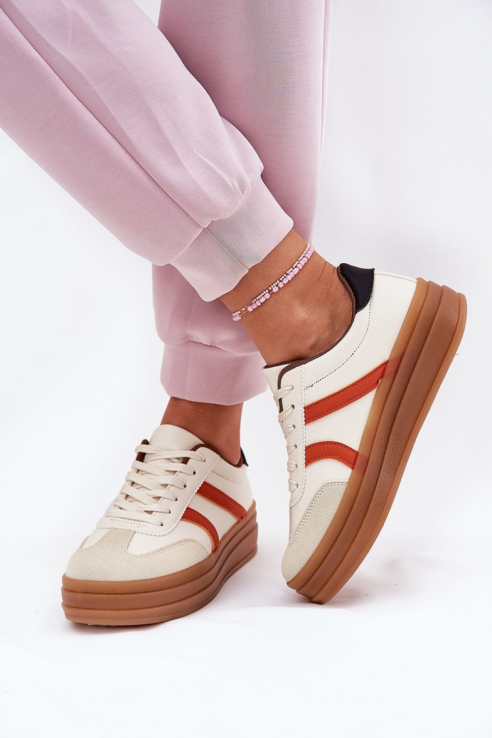  Sportliche Schuhe auf Plattform model 211348 Step in style 