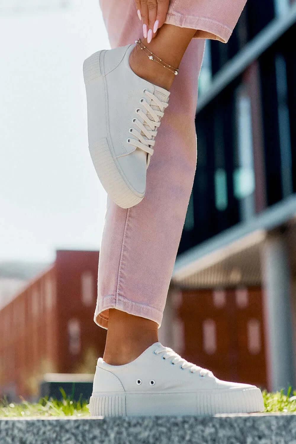 Sneakers Model 212723 Step in style - Stay Covered